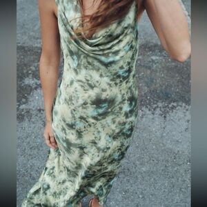 TIE DYE PRINT SATIN EFFECT DRESS